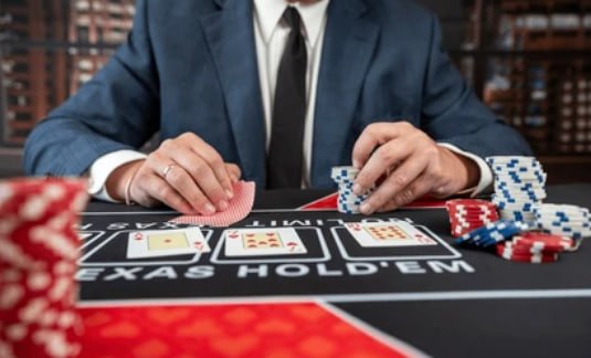Roulette wheel on kapalslot login live-dealer table